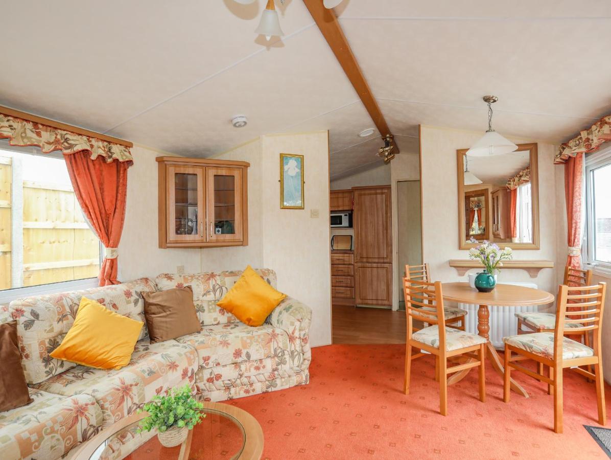 Ty Newydd Caravan Holiday home Pwllheli