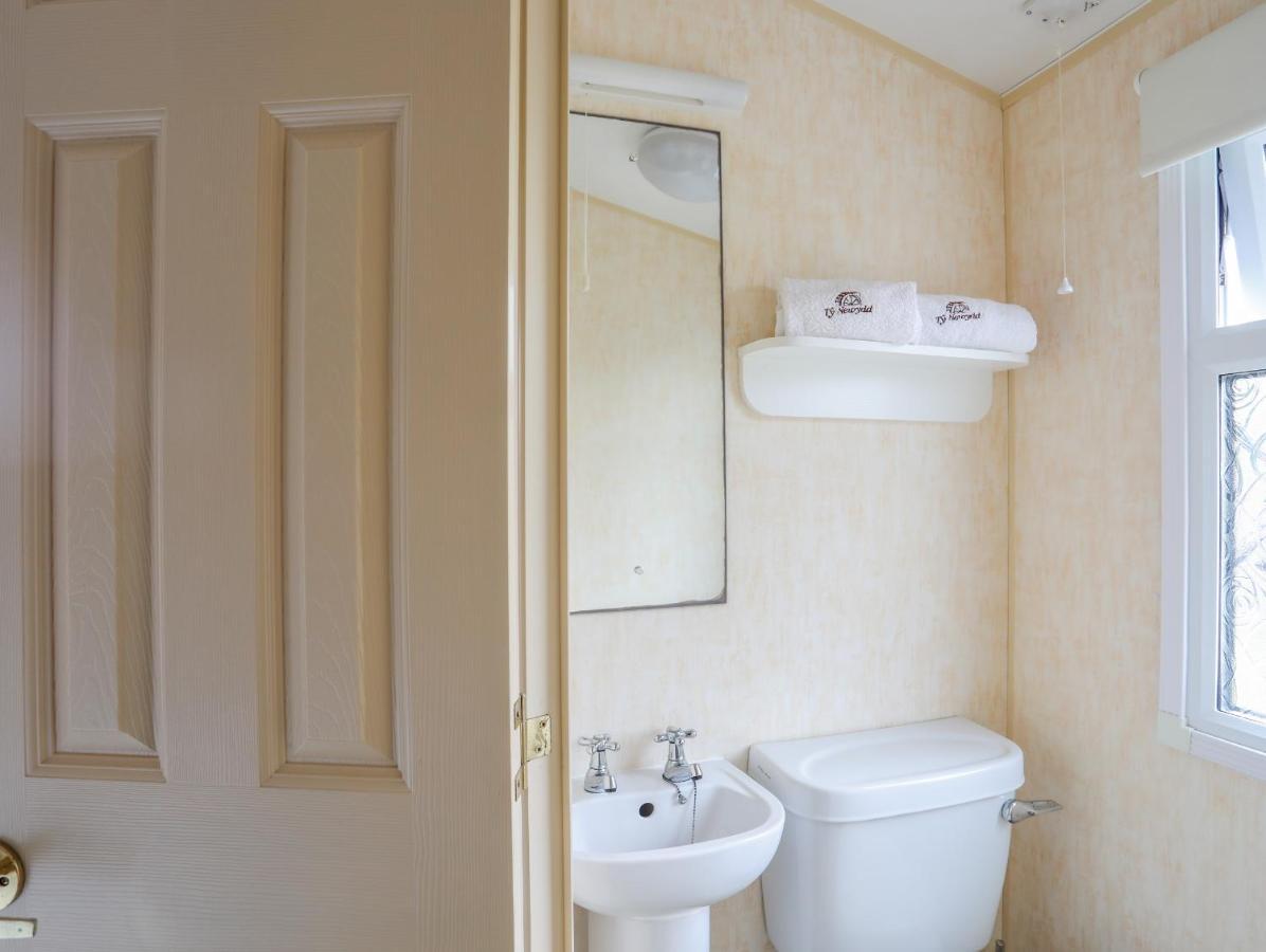 Ty Newydd Caravan Holiday home Pwllheli